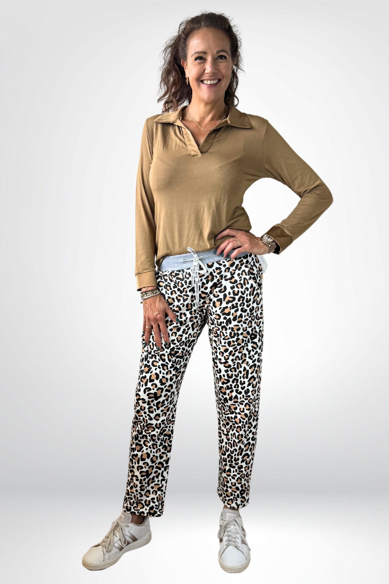 Loose fit jogger-pants met tijgerprintje